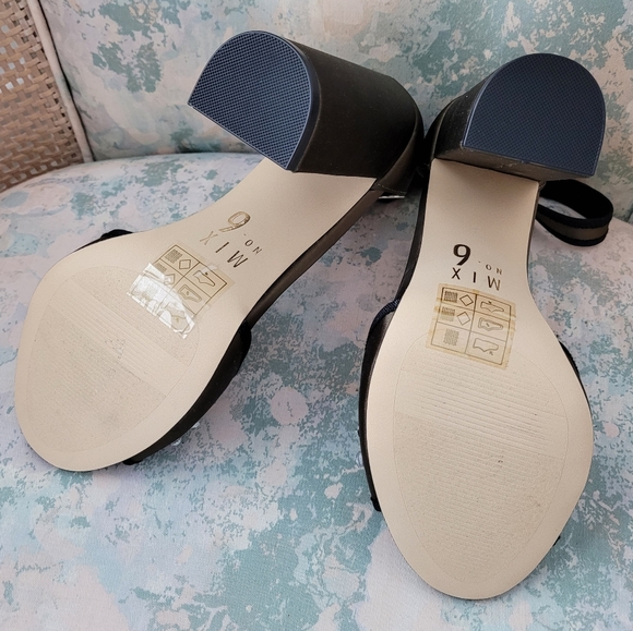 New Olive Green Ankle Strap Pumps with Pearls/Crystals sz 7.5 - Picture 9 of 9